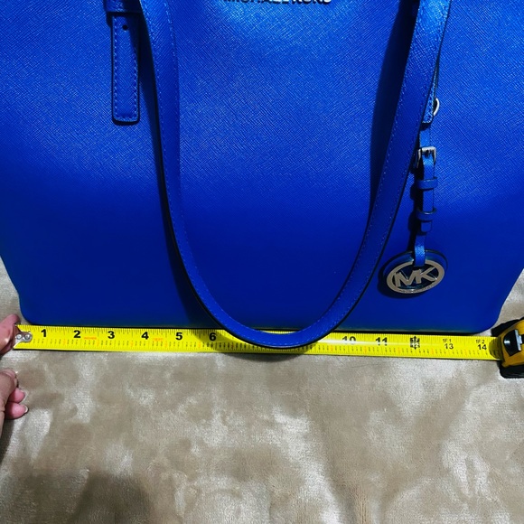 Michael Kors Large Jet Set Bag/Tote in Cobalt Blue. EUC. Original dust bag. - Picture 12 of 15